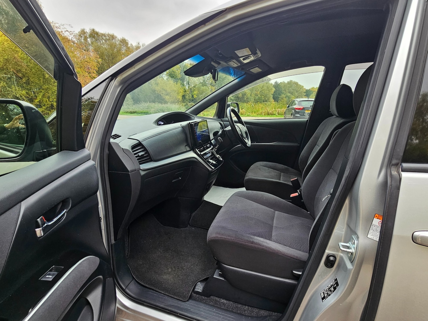 Used Toyota Estima for sale - 76299519: Photo 14