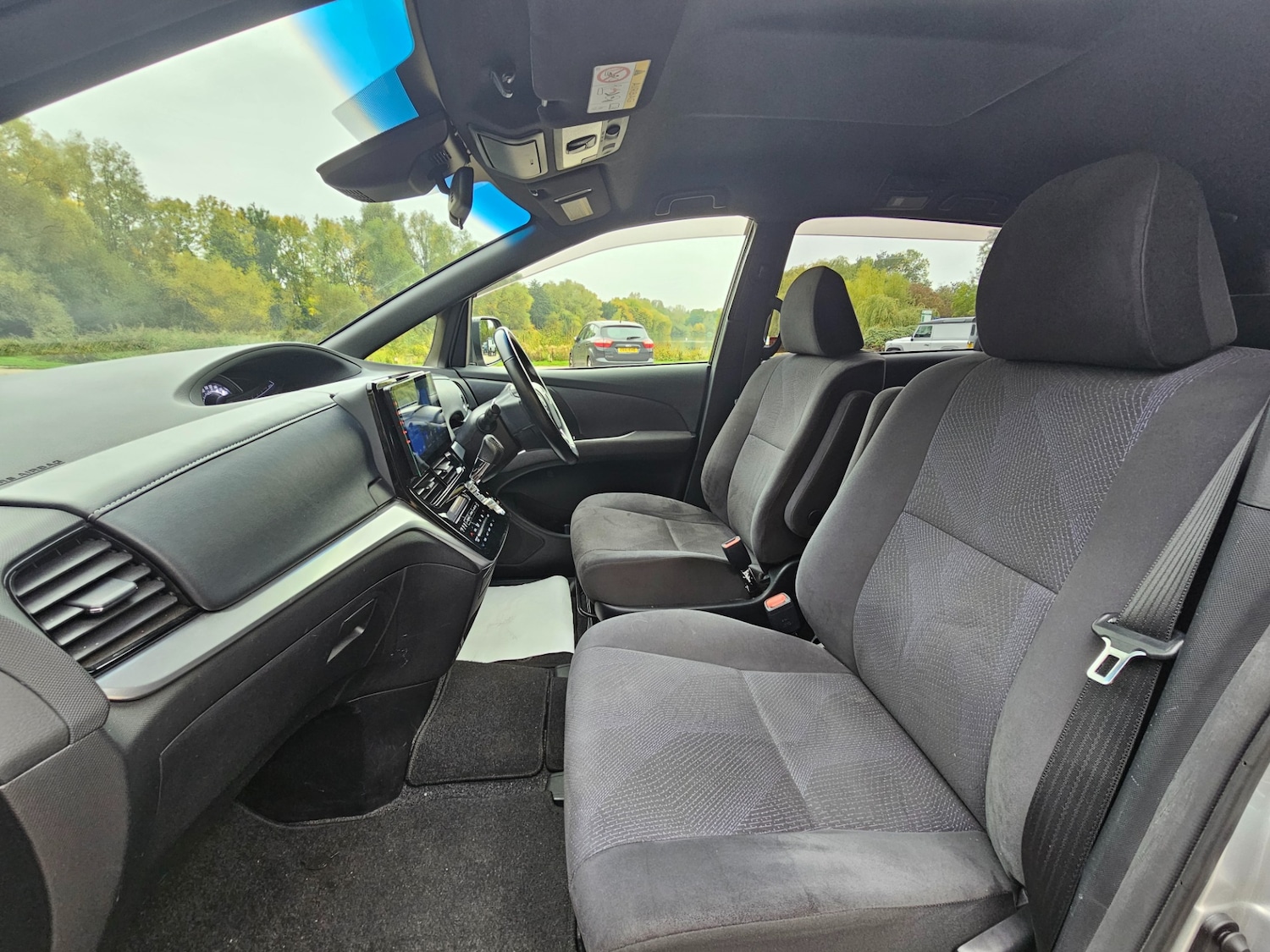 Used Toyota Estima for sale - 76299519: Photo 16