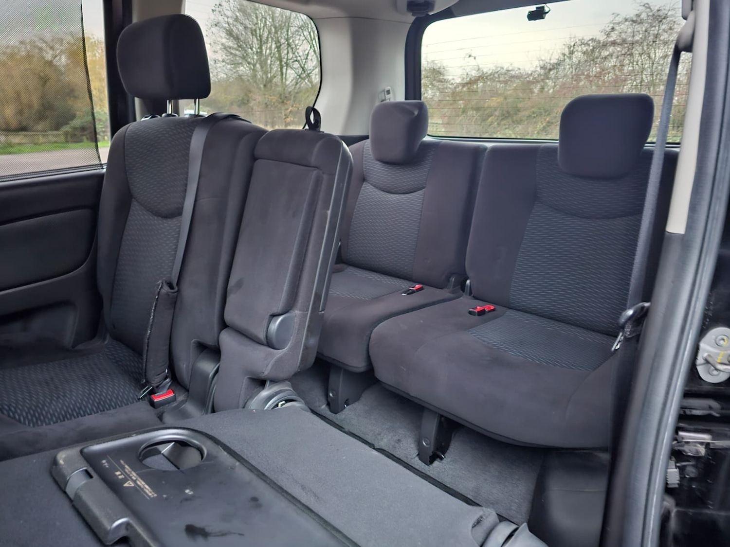 Used Nissan Serena for sale - 76836926: Photo 24