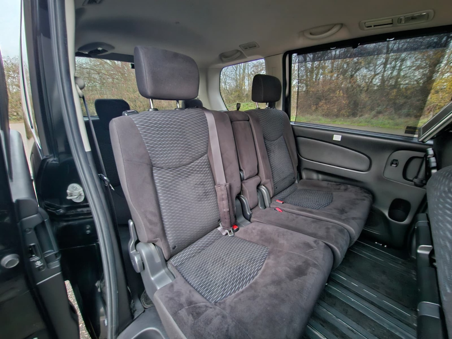 Used Nissan Serena for sale - 76836926: Photo 28