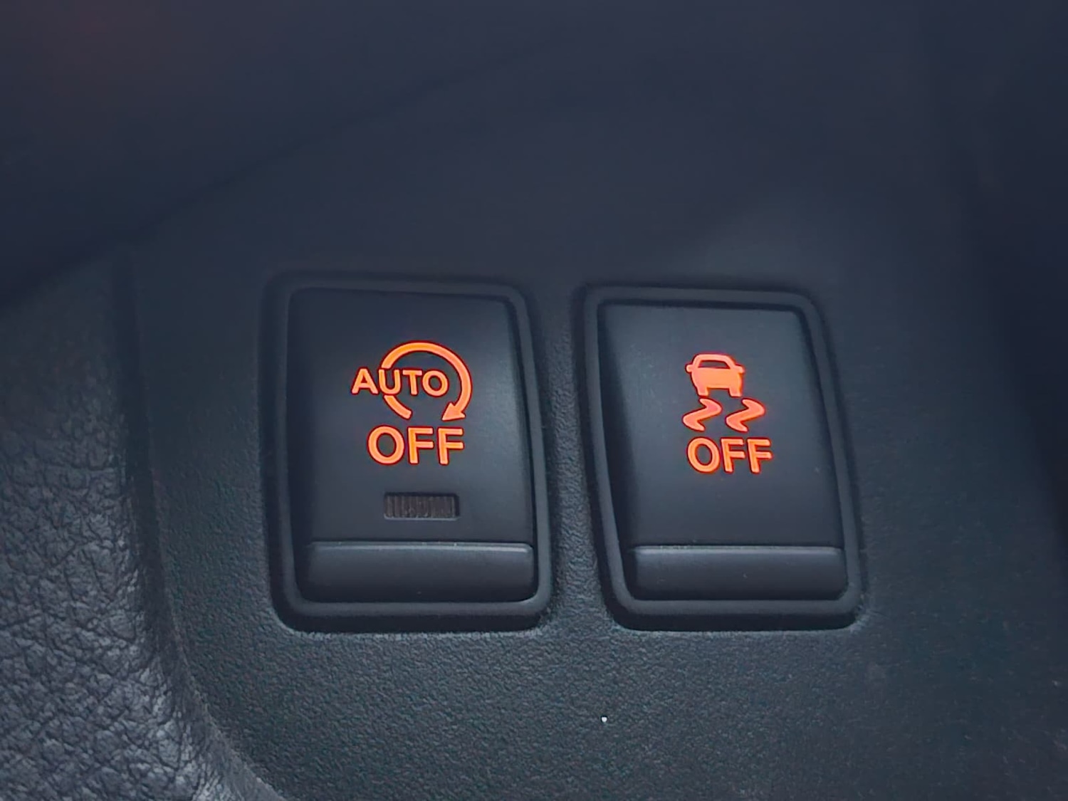 Used Nissan Serena for sale - 76836926: Photo 32