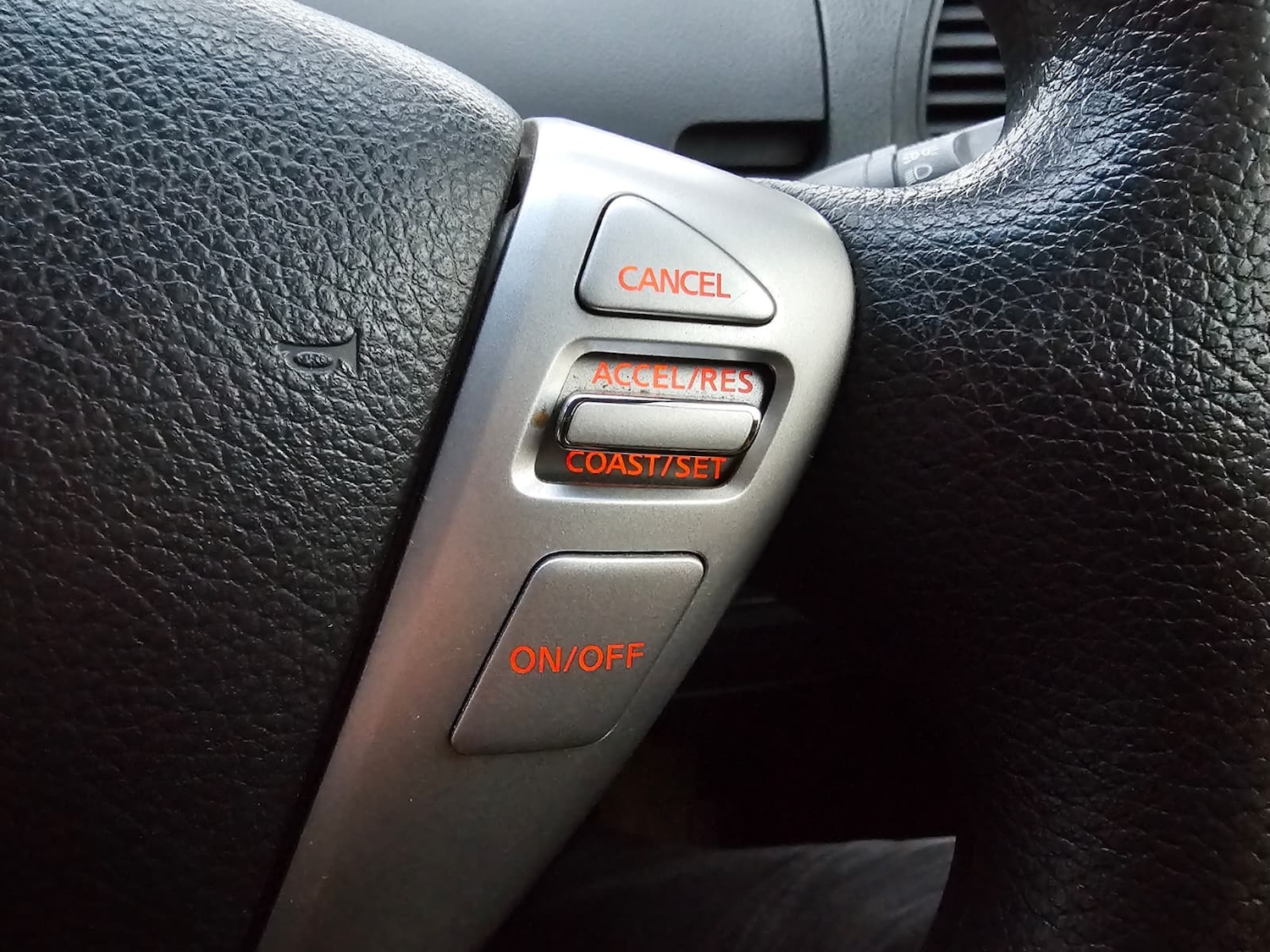 Used Nissan Serena for sale - 76836926: Photo 36