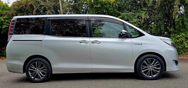 Used Toyota Voxy 2019 for sale - 75680587: Photo 2