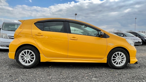 Used Toyota Aqua 2012 for sale - 73263491: Photo 2
