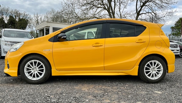 Used Toyota Aqua 2012 for sale - 73263491: Photo 3