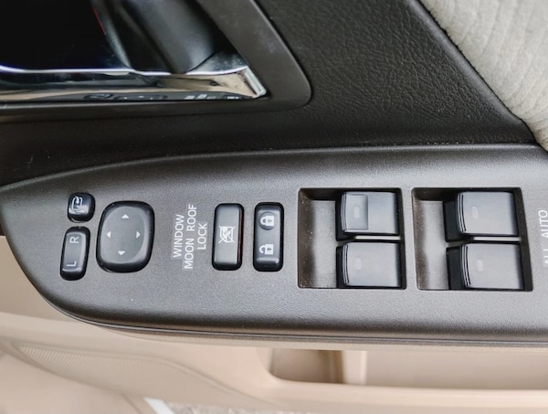 Used Toyota Alphard 2008 for sale - 76101523: Photo 23