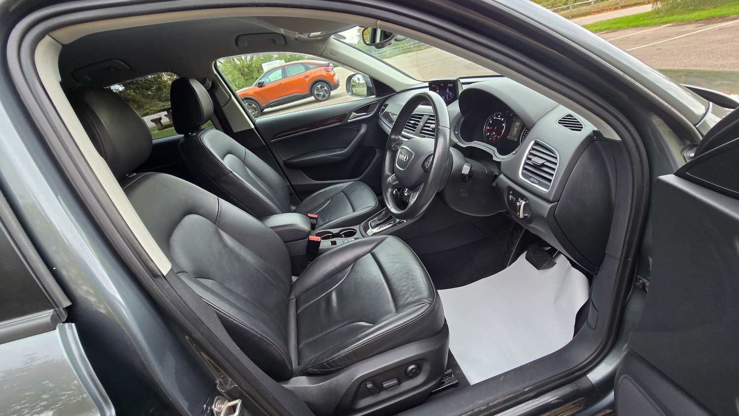 Used Audi Q3 2012 for sale - 76293340: Photo 10