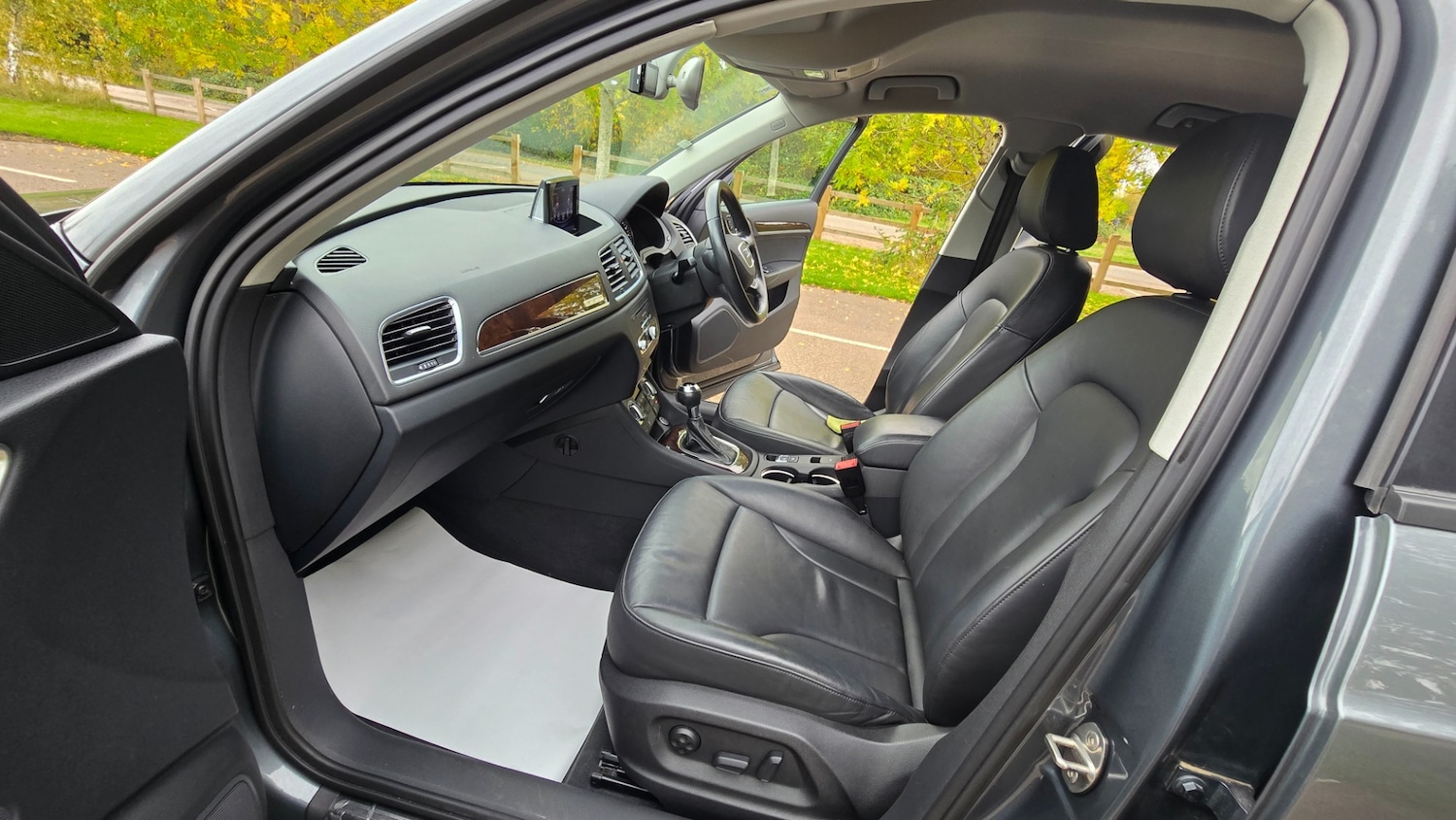 Used Audi Q3 2012 for sale - 76293340: Photo 11