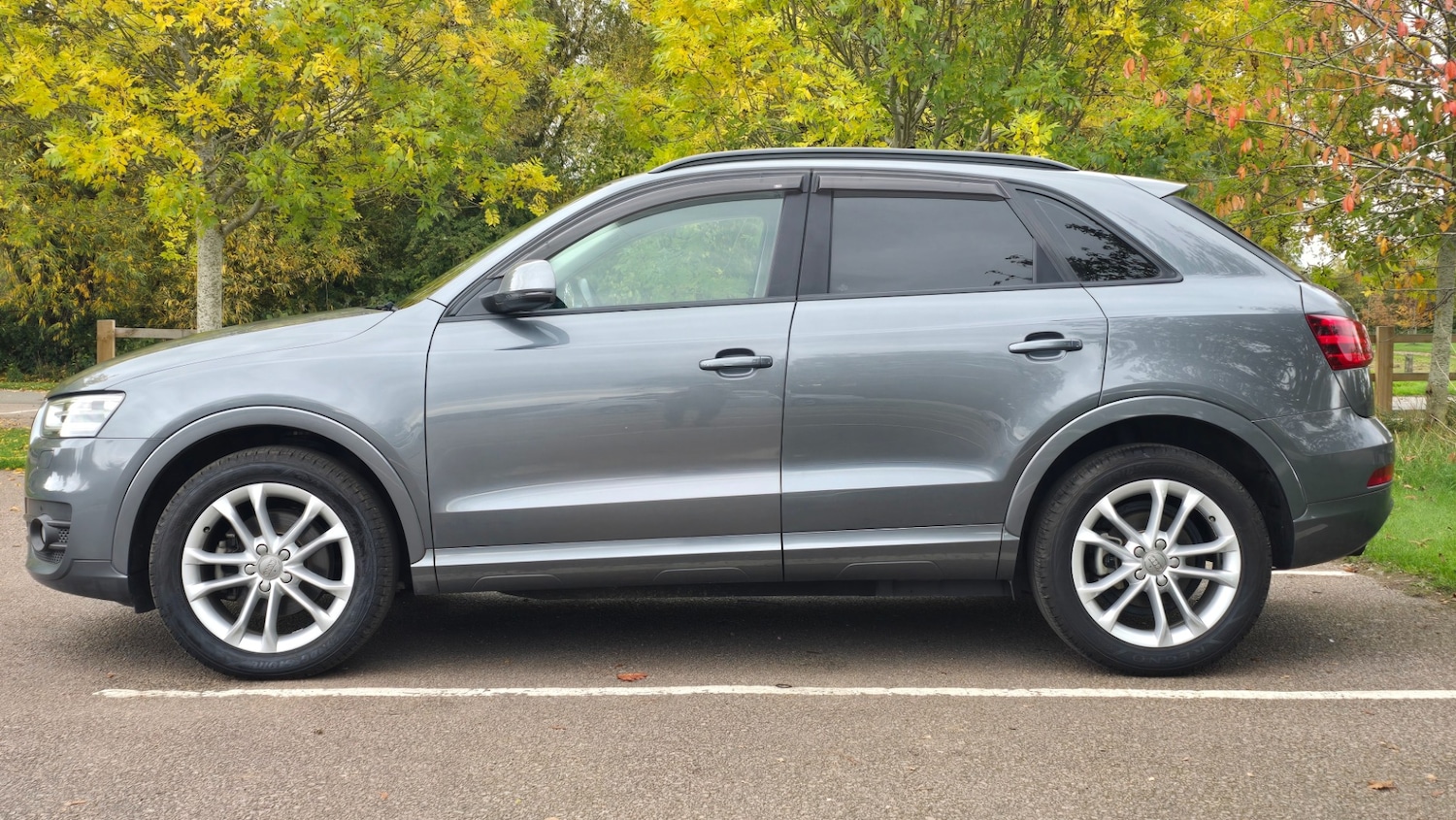 Used Audi Q3 2012 for sale - 76293340: Photo 2