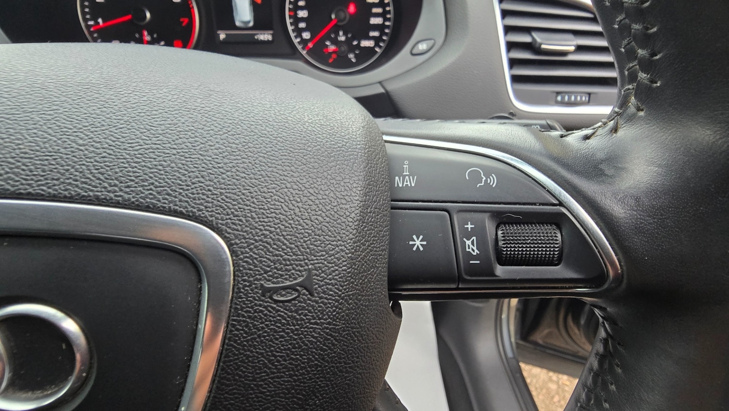 Used Audi Q3 2012 for sale - 76293340: Photo 26