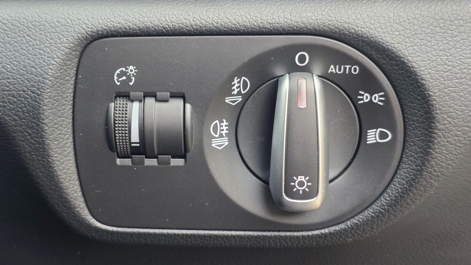 Used Audi Q3 2012 for sale - 76293340: Photo 46