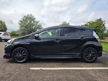 Used Toyota Aqua undefined for sale - 79704790: Photo