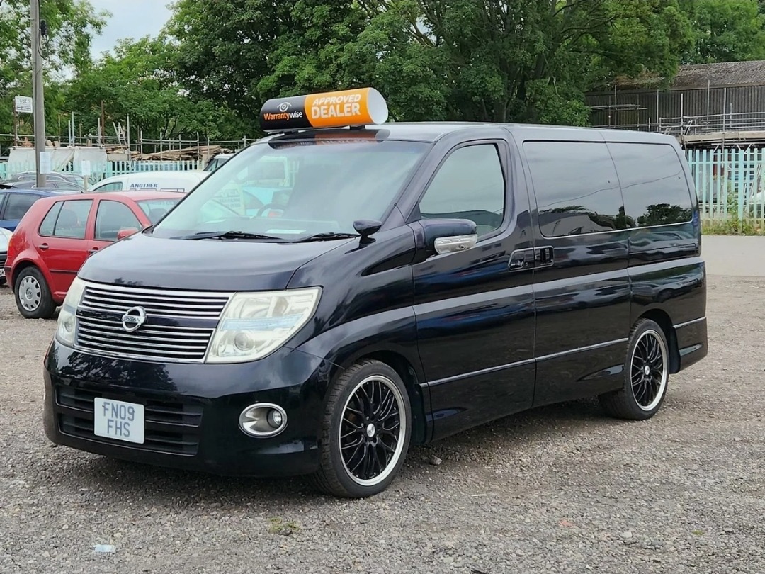 Used Nissan Elgrand for sale - 76035648: Photo 1