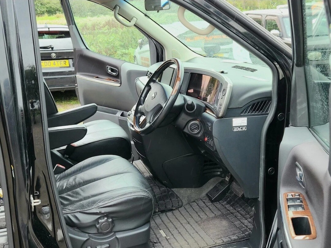 Used Nissan Elgrand for sale - 76035648: Photo 10