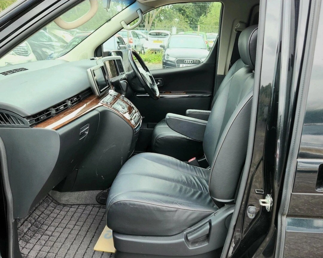 Used Nissan Elgrand for sale - 76035648: Photo 11