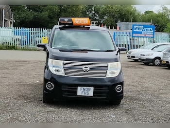 Used Nissan Elgrand for sale - 76035648: Photo 2