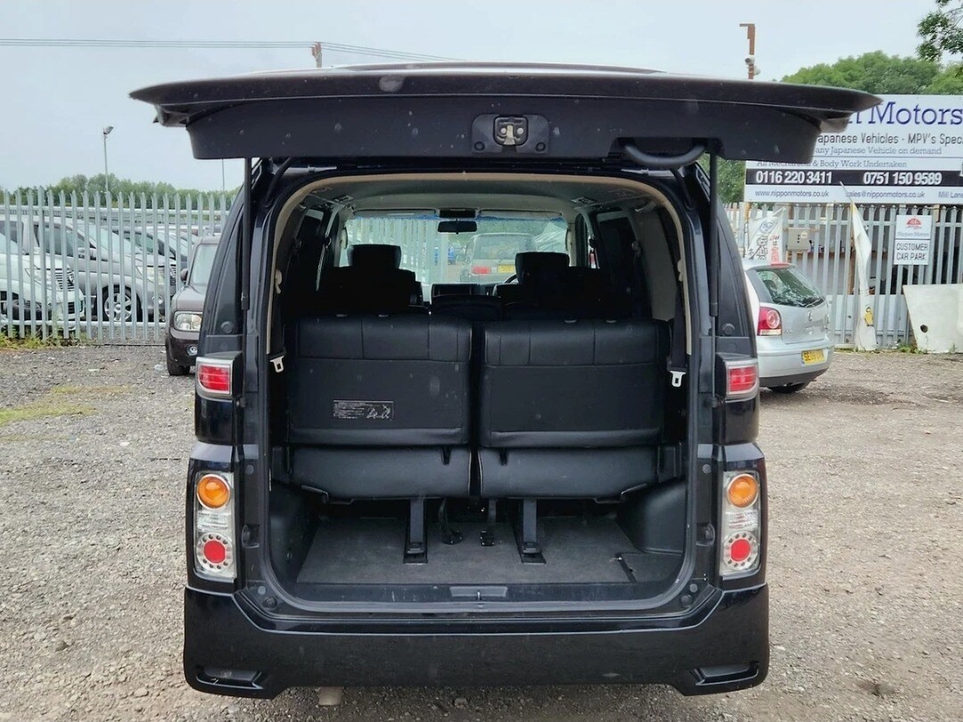 Used Nissan Elgrand for sale - 76035648: Photo 9