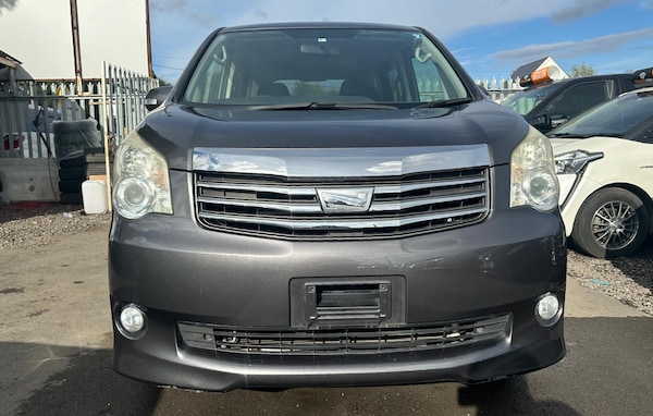 Used Toyota Voxy 2012 for sale - 68395503: Photo 3