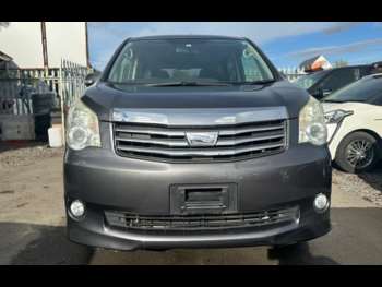 Used Toyota Voxy 2012 for sale - 68395503: Photo