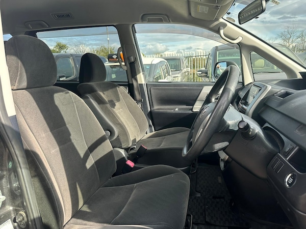 Used Toyota Voxy 2012 for sale - 68395503: Photo 7