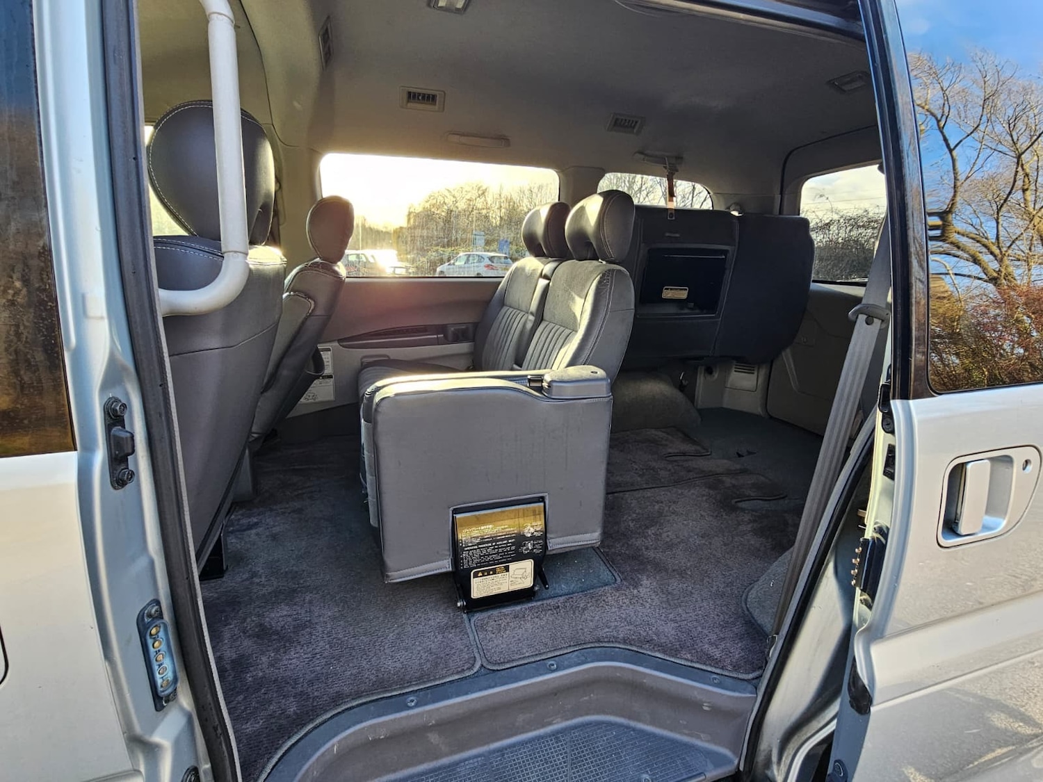 Used Mitsubishi Delica for sale - 76893079: Photo 16