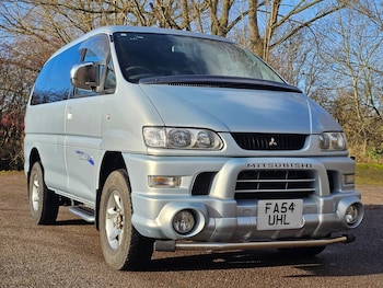 (54) - L400 Spacegear Chamonix 3.0 Auto V6 4X4 / 2WD 4-Door