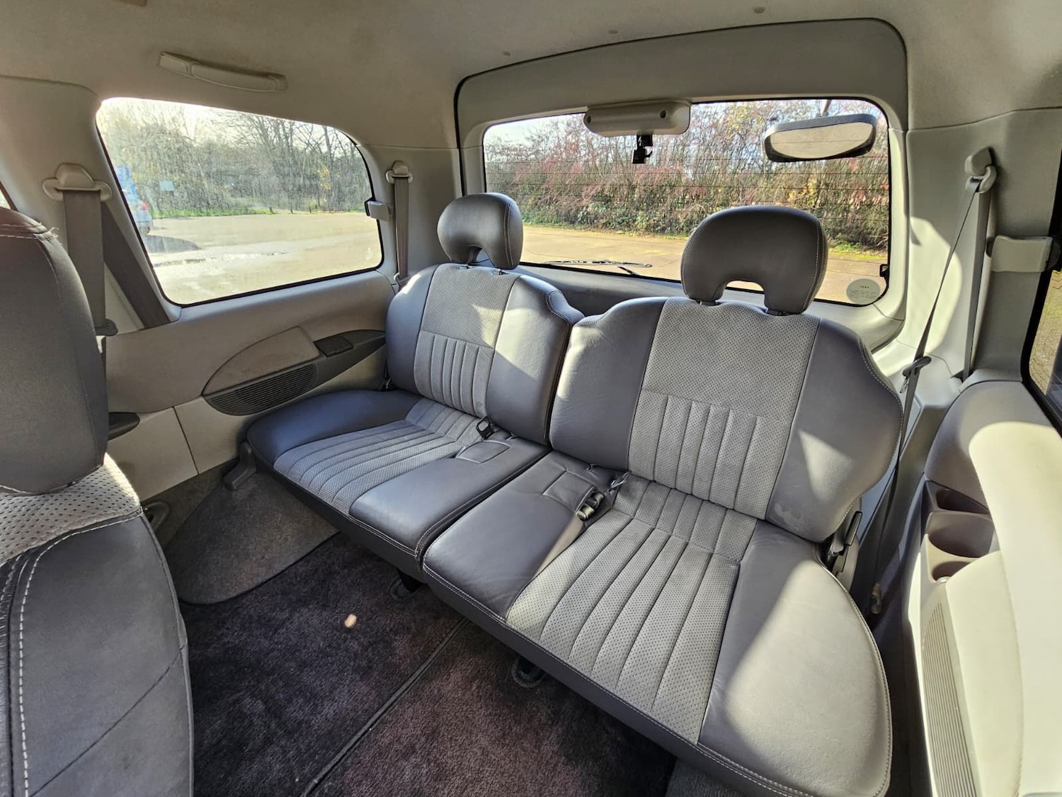 Used Mitsubishi Delica for sale - 76893079: Photo 24