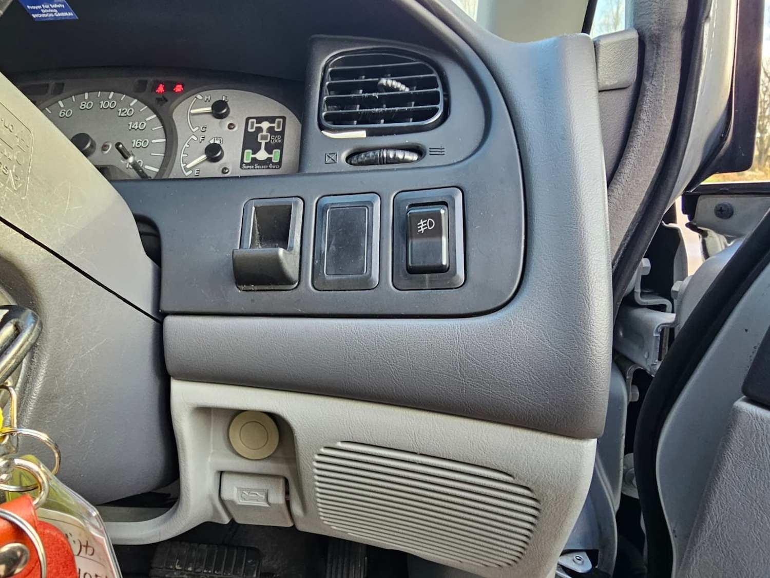 Used Mitsubishi Delica for sale - 76893079: Photo 29