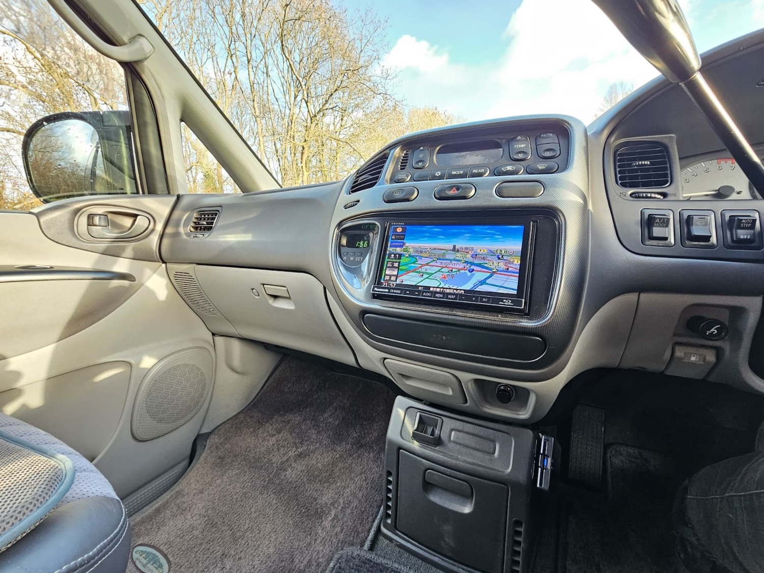 Used Mitsubishi Delica for sale - 76893079: Photo 32