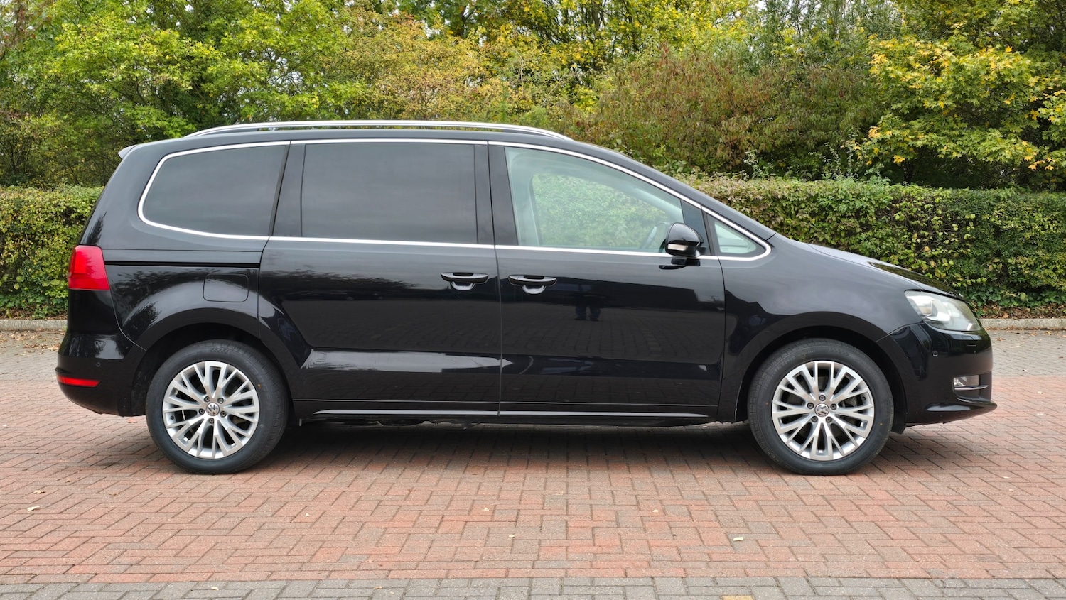 Used Volkswagen Sharan 2013 for sale - 76311437: Photo 2