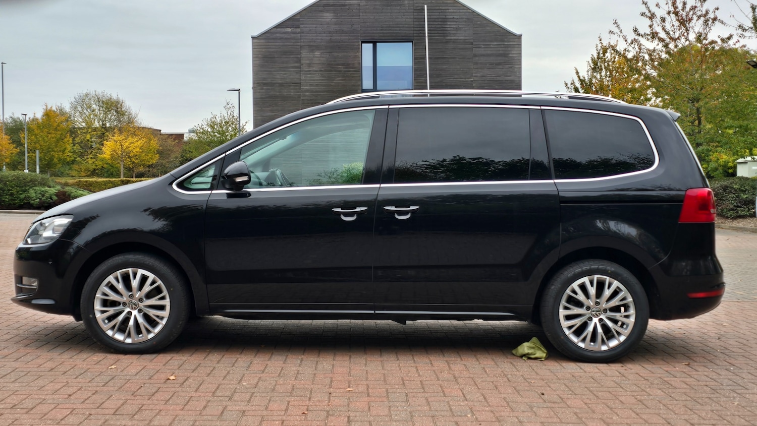 Used Volkswagen Sharan 2013 for sale - 76311437: Photo 3