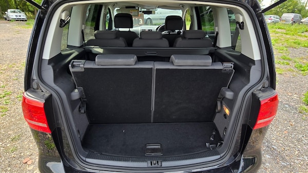 Used Volkswagen Touran for sale - 75369636: Photo 14