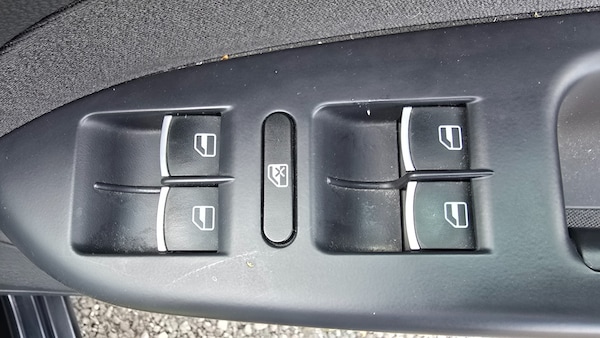 Used Volkswagen Touran for sale - 75369636: Photo 23