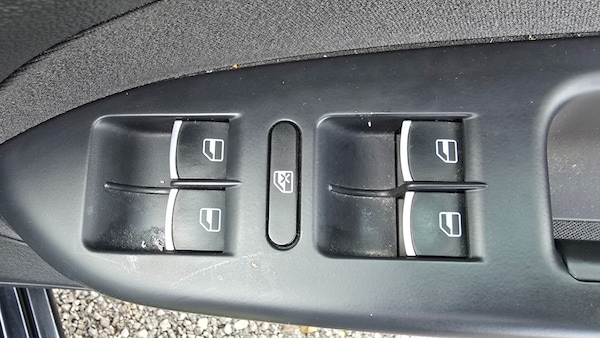 Used Volkswagen Touran for sale - 75369636: Photo 25