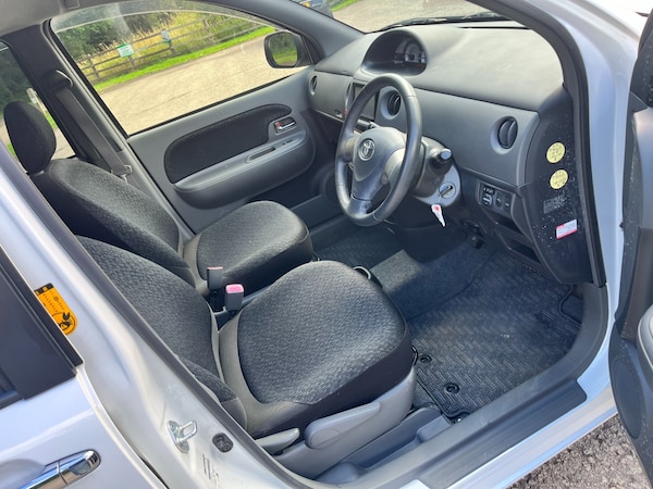 Used Toyota Sienta 2014 for sale - 75333301: Photo 10