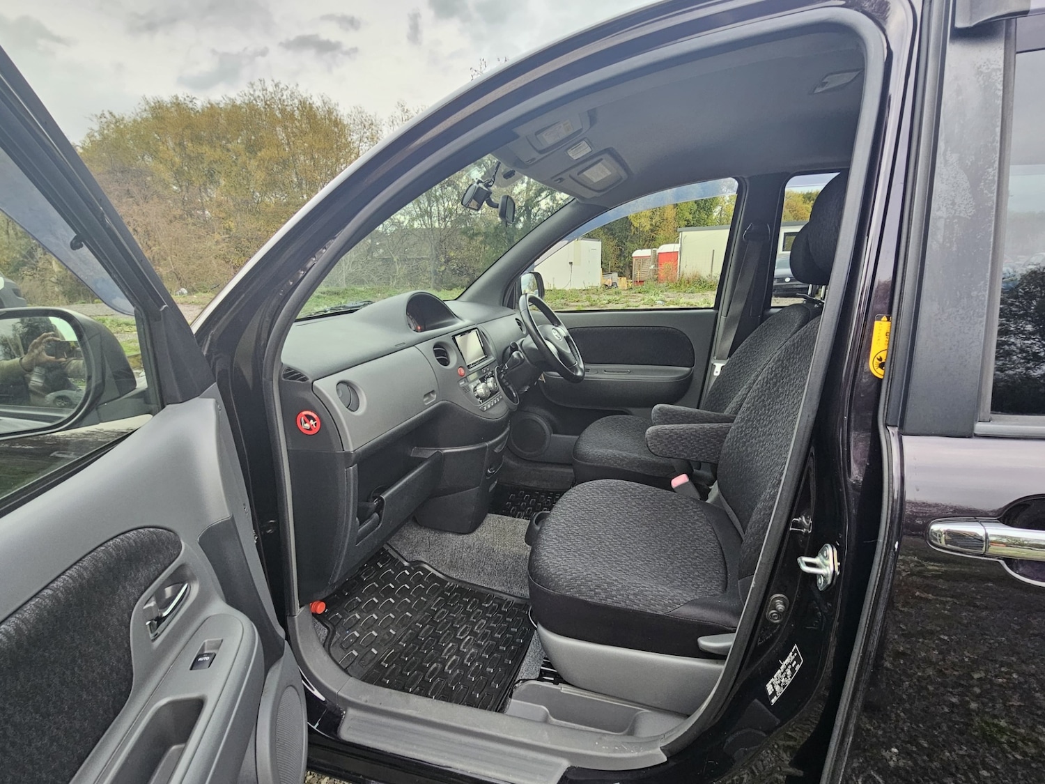 Used Toyota Sienta 2014 for sale - 75333301: Photo 12