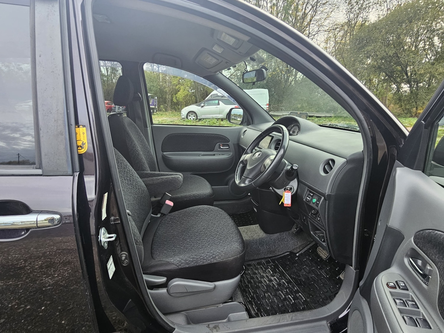 Used Toyota Sienta 2014 for sale - 75333301: Photo 16