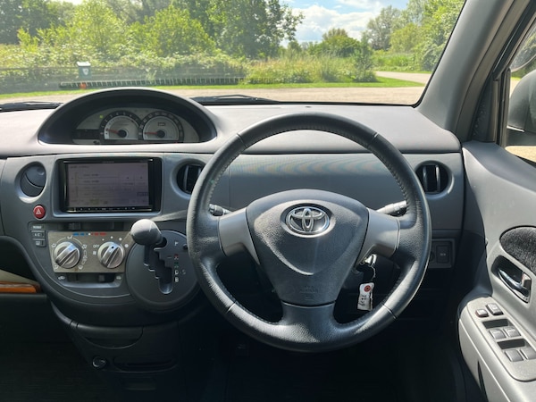 Used Toyota Sienta 2014 for sale - 75333301: Photo 17