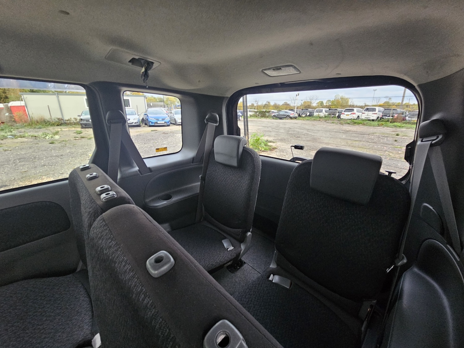 Used Toyota Sienta 2014 for sale - 75333301: Photo 32