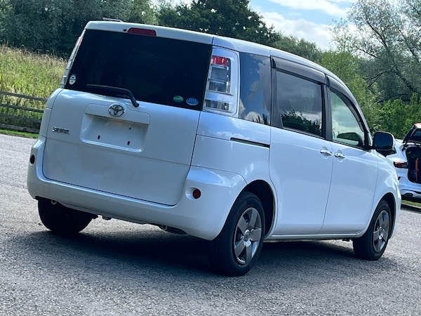 Used Toyota Sienta 2014 for sale - 75333301: Photo 8