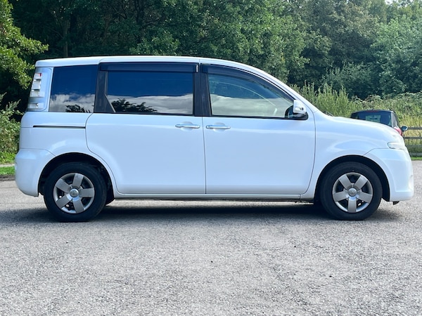 Used Toyota Sienta 2014 for sale - 75333301: Photo 9