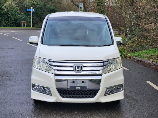 Used Honda Stepwagon 2012 for sale - 76090973: Photo 2