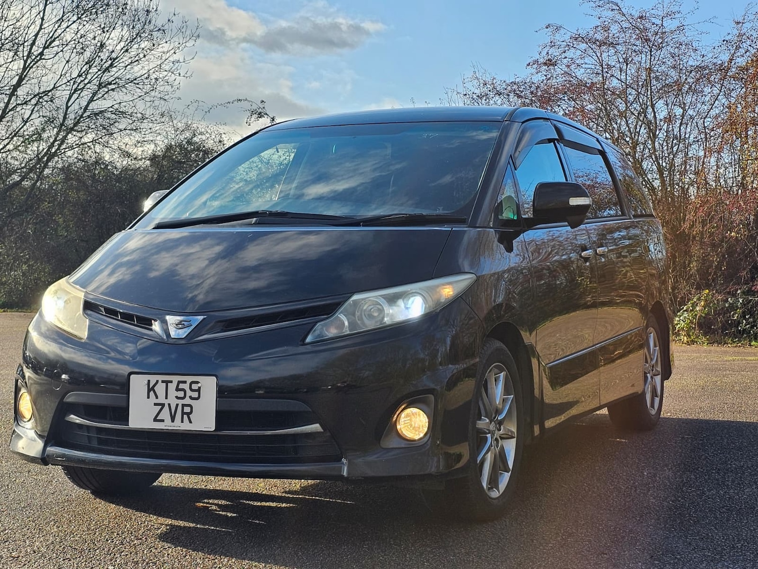 Used Toyota Estima for sale - 76694260: Photo 1
