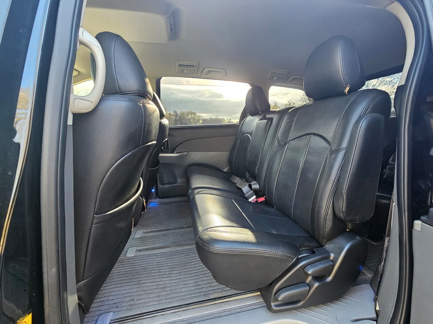 Used Toyota Estima for sale - 76694260: Photo 15