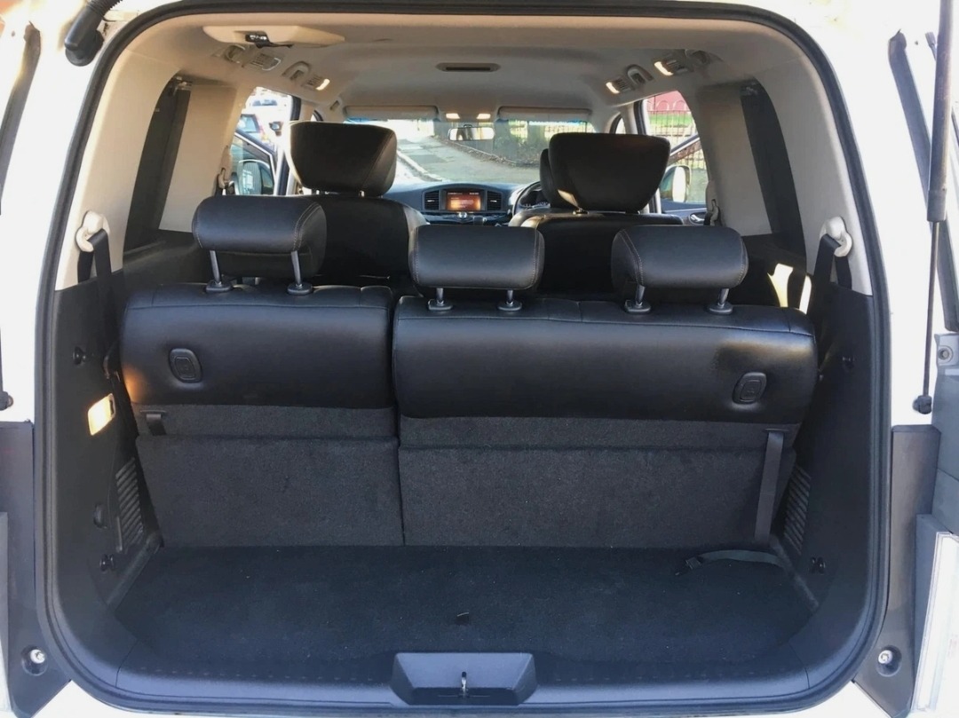 Used Nissan Elgrand for sale - 76076125: Photo 12