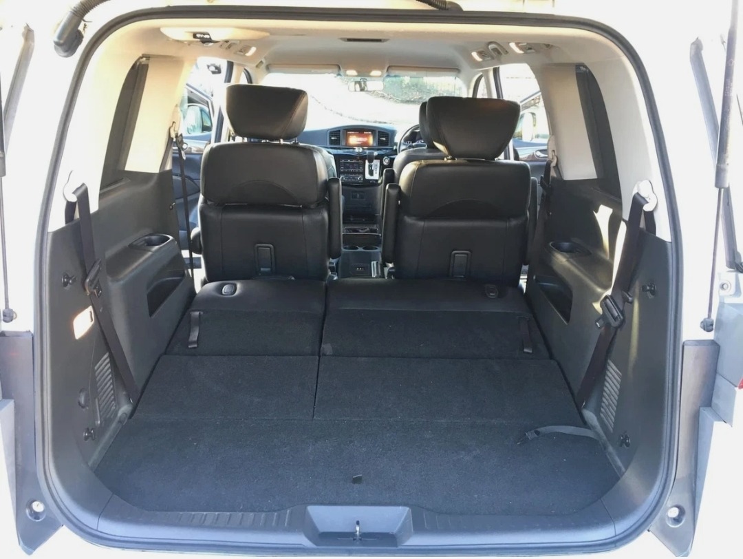 Used Nissan Elgrand for sale - 76076125: Photo 13