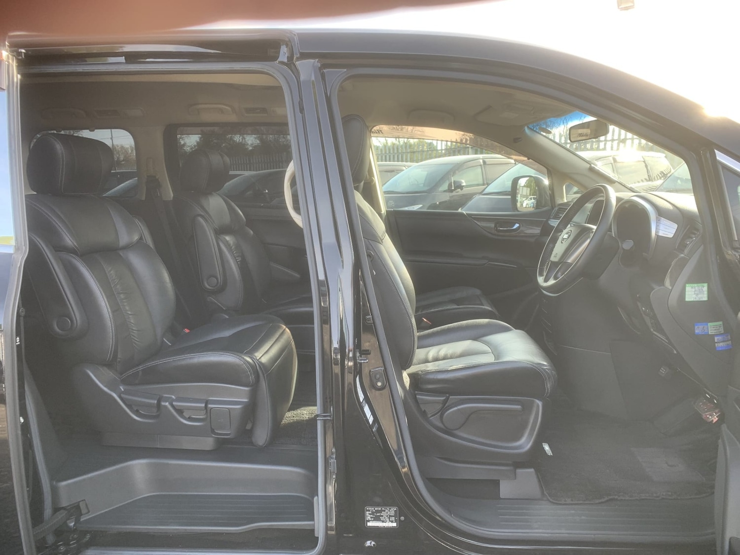 Used Nissan Elgrand 2011 for sale - 76144169: Photo 10