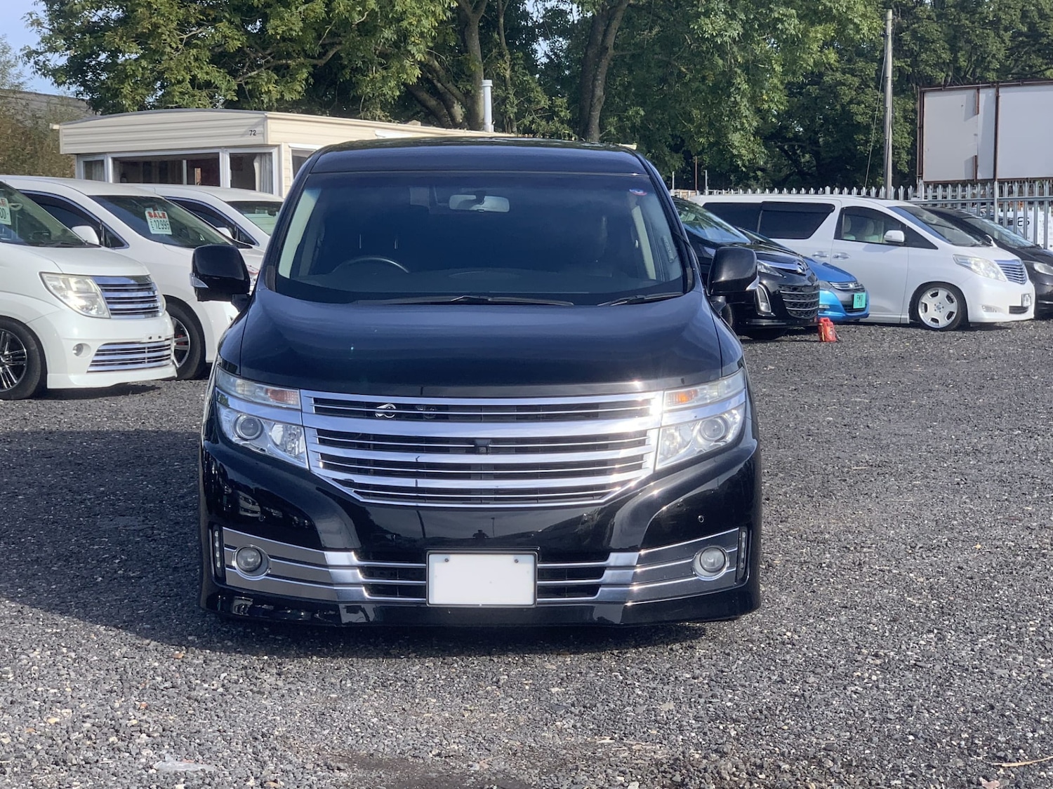 Used Nissan Elgrand 2011 for sale - 76144169: Photo 3