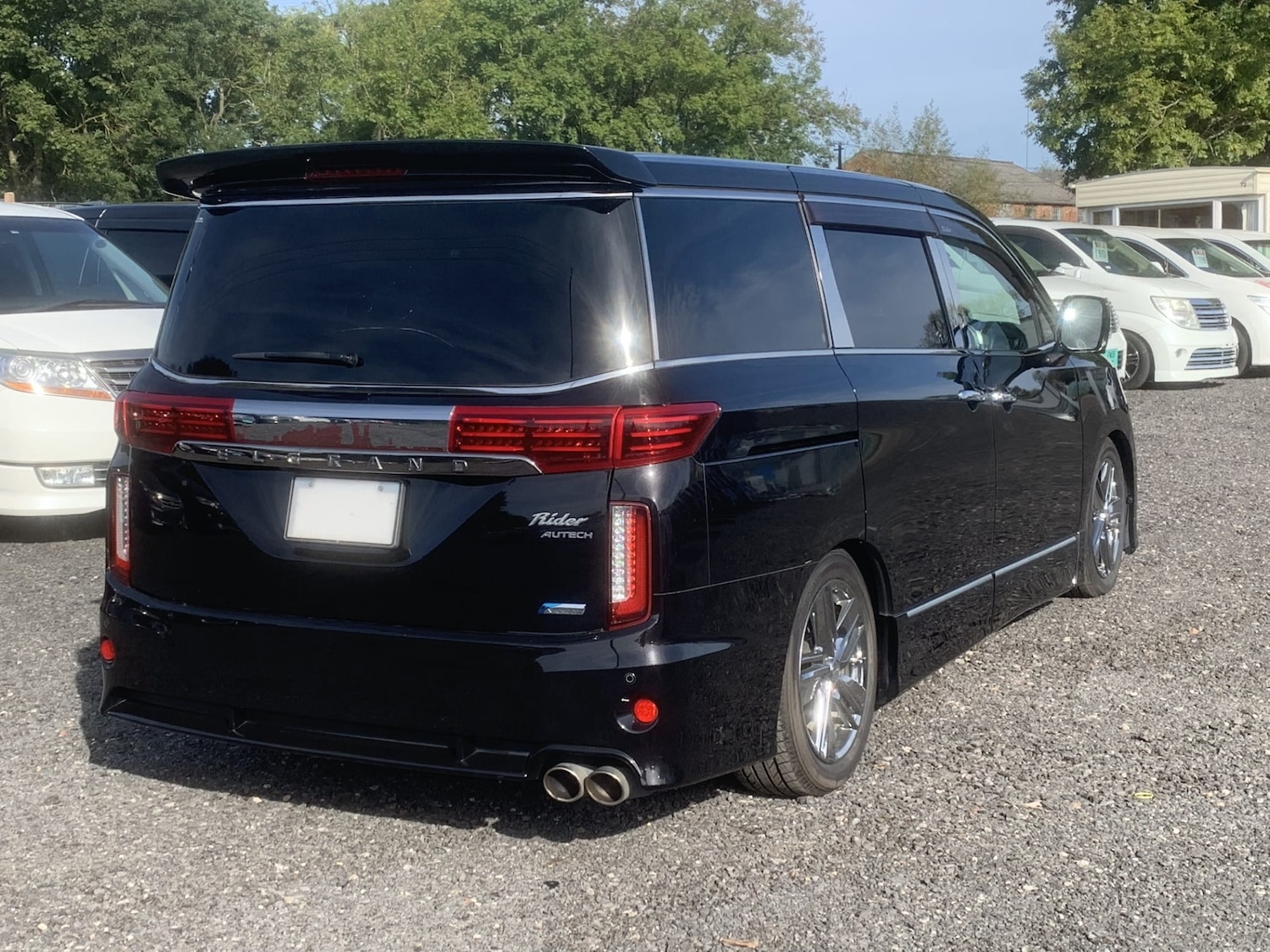 Used Nissan Elgrand 2011 for sale - 76144169: Photo 8