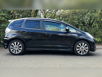 Used Honda Jazz 2013 for sale - 76046845: Photo 2